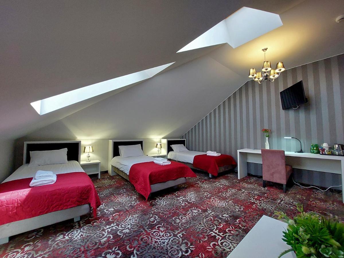 ראדום Hotel Lord מראה חיצוני תמונה