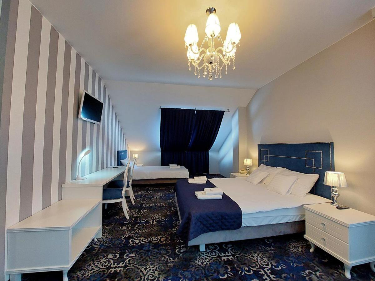 ראדום Hotel Lord מראה חיצוני תמונה