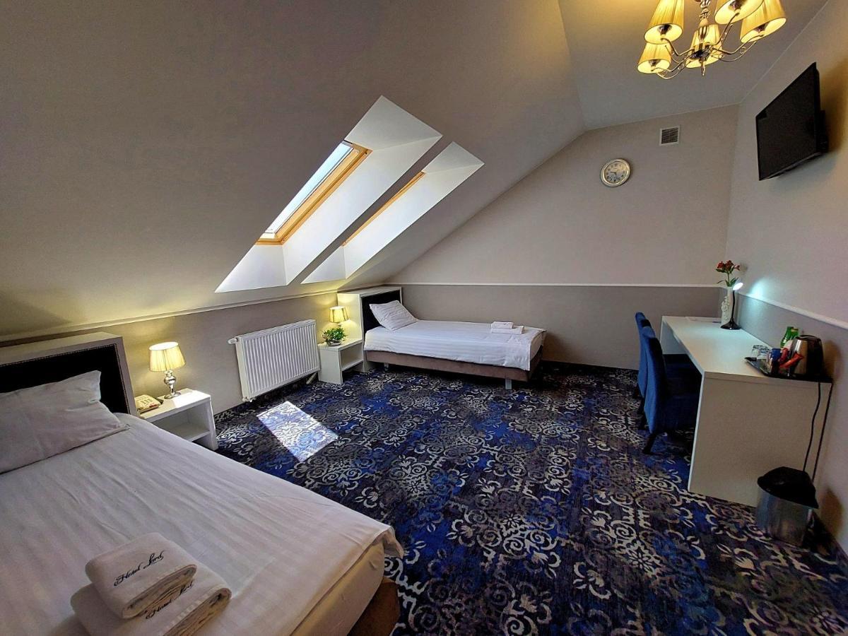 ראדום Hotel Lord מראה חיצוני תמונה