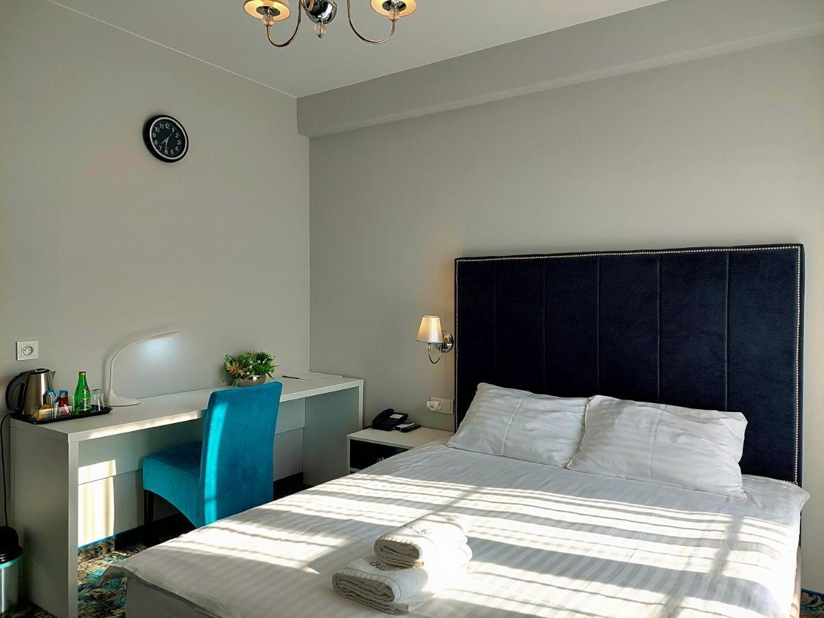 ראדום Hotel Lord מראה חיצוני תמונה