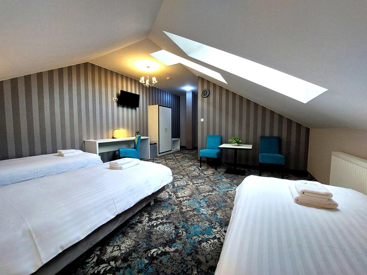 ראדום Hotel Lord מראה חיצוני תמונה