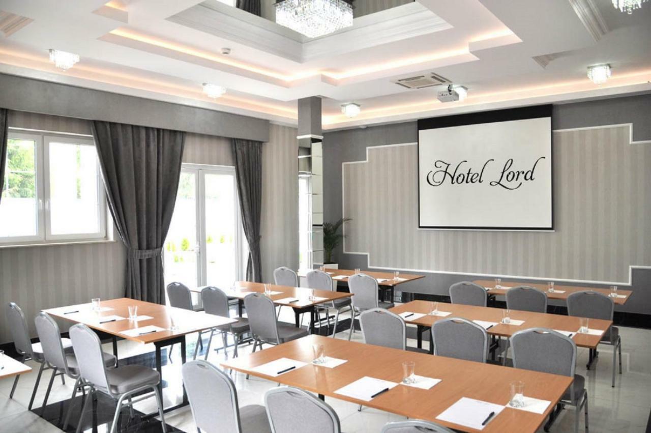 ראדום Hotel Lord מראה חיצוני תמונה