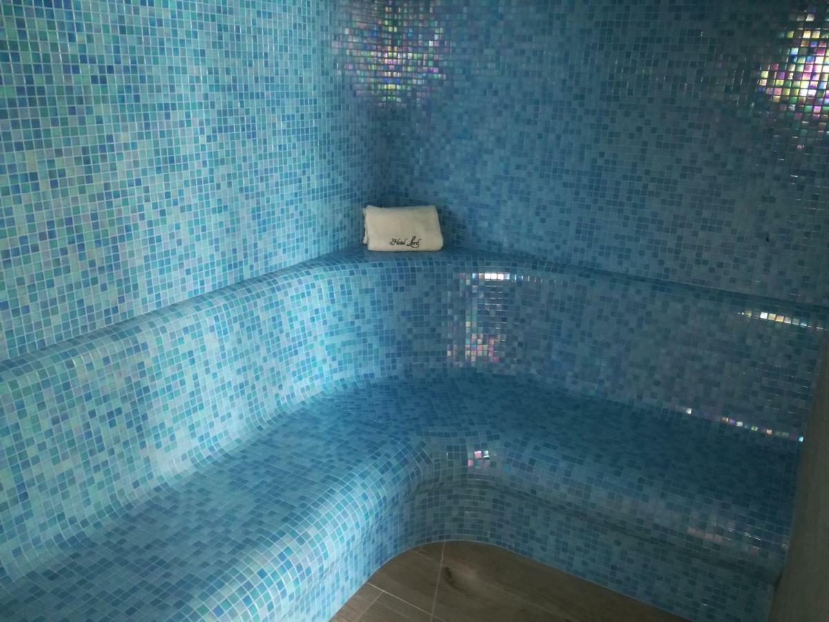 ראדום Hotel Lord מראה חיצוני תמונה